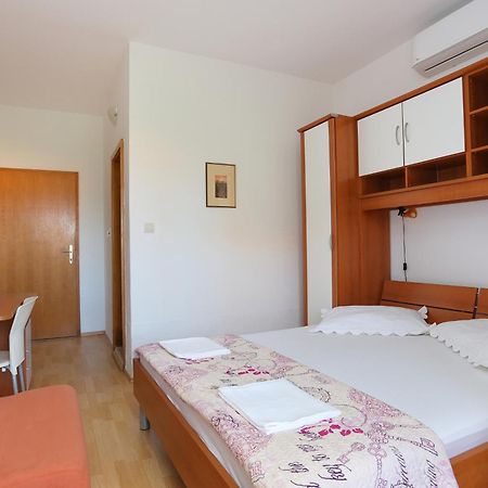 Apartments By The Sea Zivogosce - Blato, Makarska - 1057 Blato  Szoba fotó
