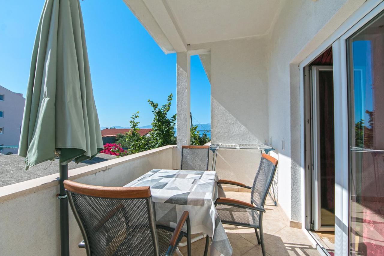 Apartments By The Sea Zivogosce - Blato, Makarska - 1057 Blato  Kültér fotó