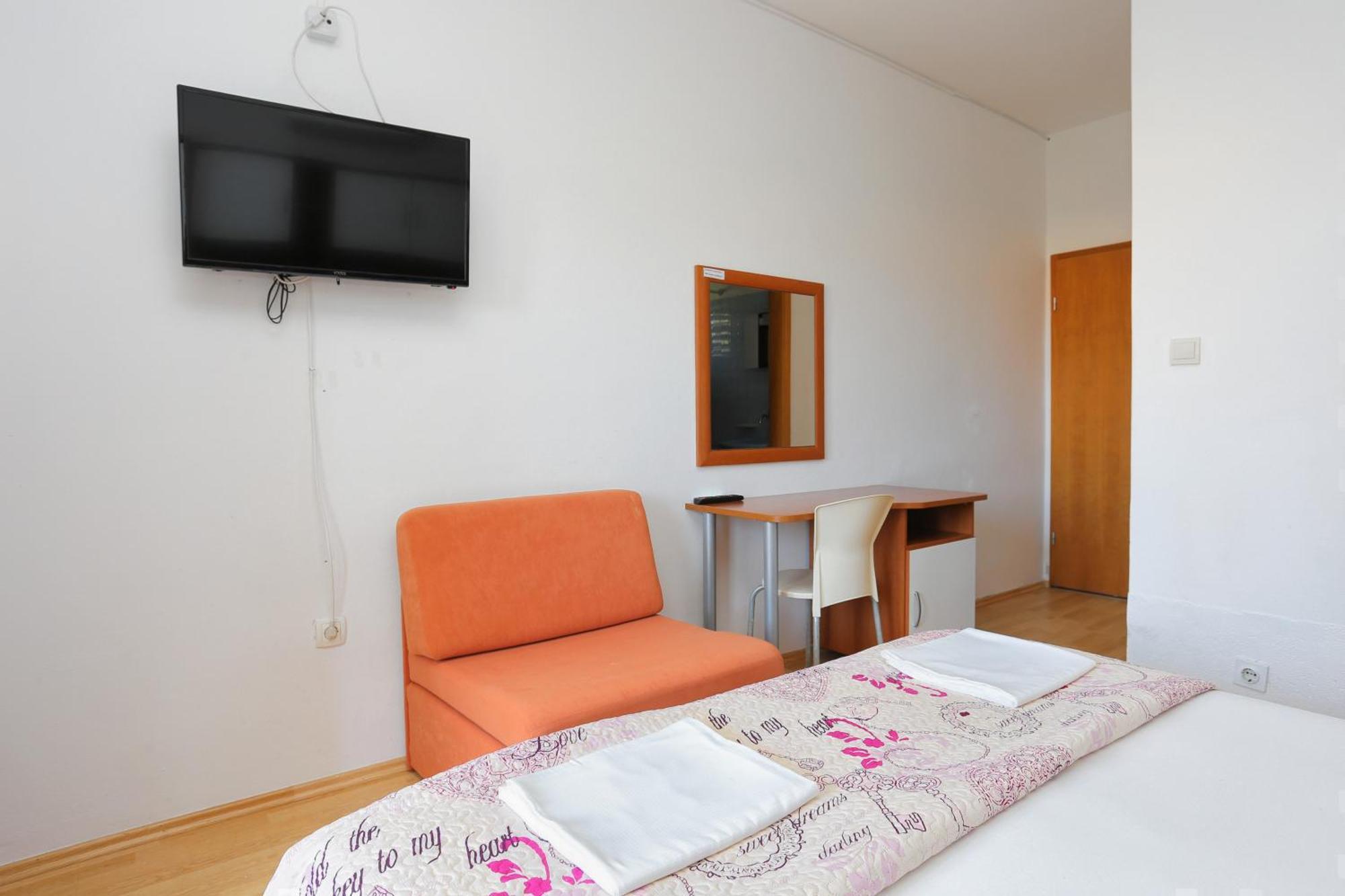 Apartments By The Sea Zivogosce - Blato, Makarska - 1057 Blato  Szoba fotó