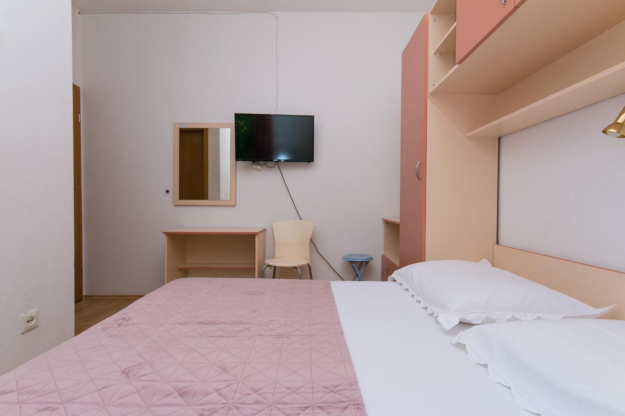 Apartments By The Sea Zivogosce - Blato, Makarska - 1057 Blato  Szoba fotó